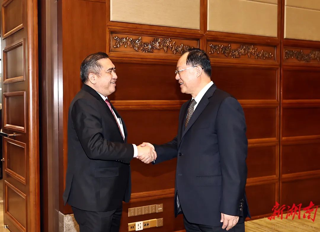 毛偉明會見馬來西亞交通部部長 湖南建投集團參加座談